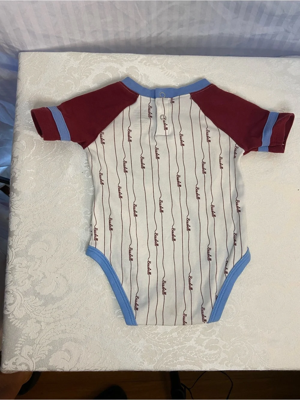 Philadelphia Phillies Kids One-Piece Bodysuit - Cream and Maroon Size 3-6 Months